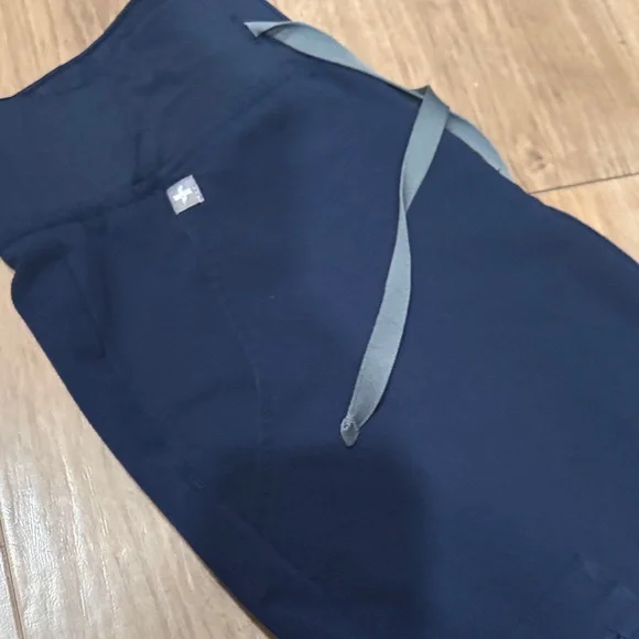Figs Navy Jogger Scrub Pants - Picture 2 of 6